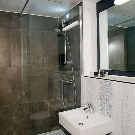 Hotell Kyriad Lille - 3*