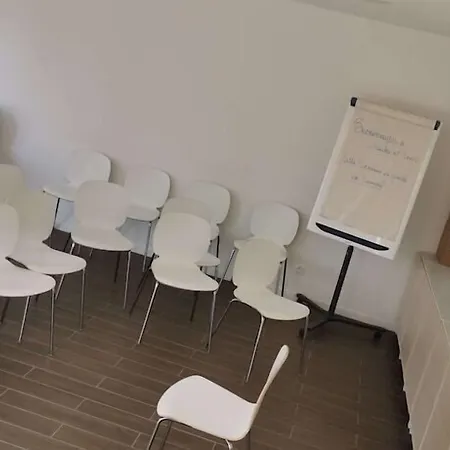 Kyriad Lille - Hotel Roncq