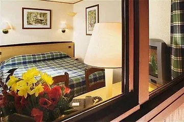 מלון Kyriad Lille - 3*