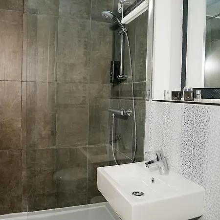 Hotell Kyriad Lille - Roncq