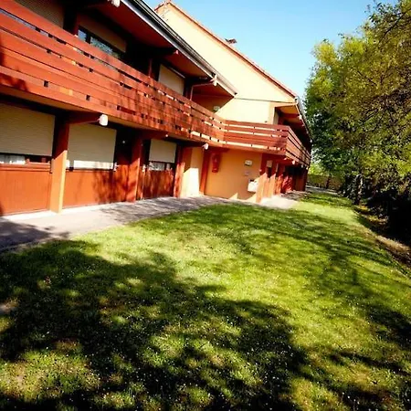 מלון Kyriad Lille - רונק